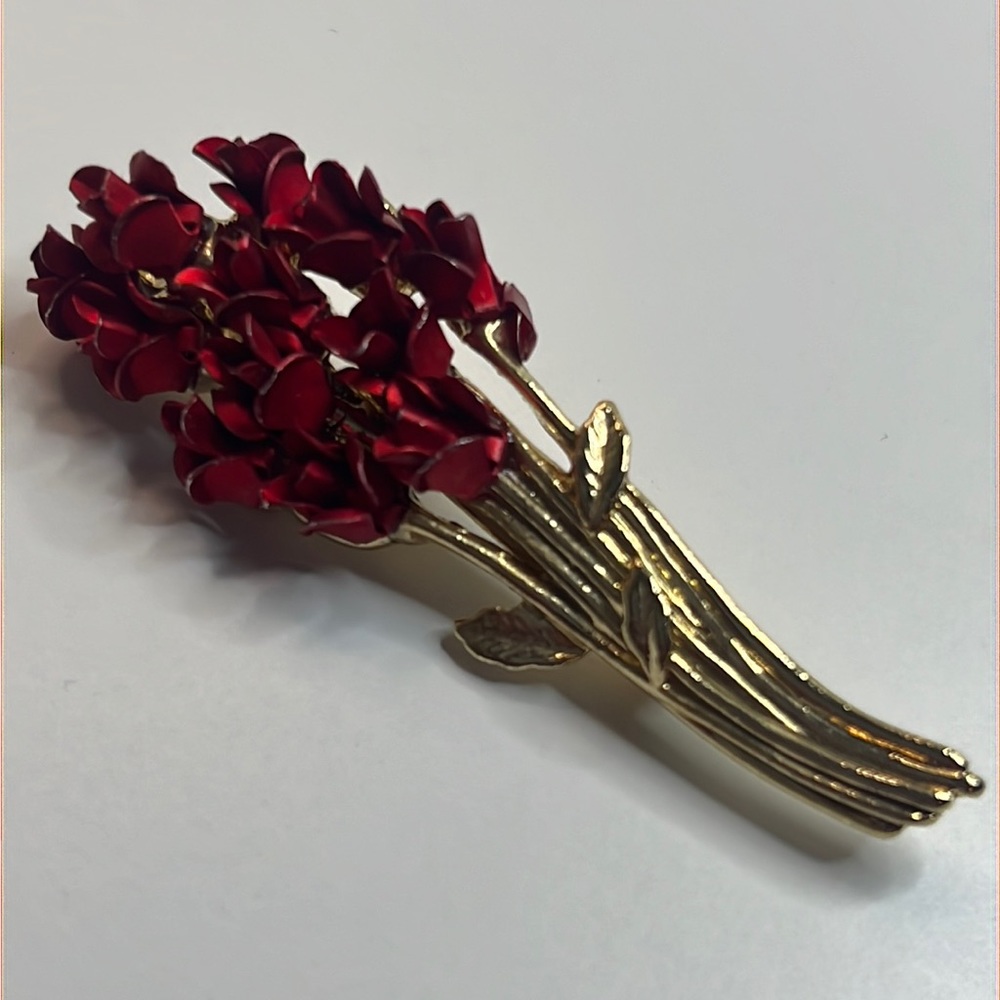 Vintage 90s Rose Bouquet Brooch | One Dozen Red Roses